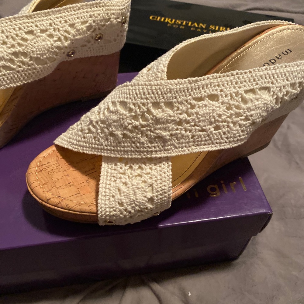 Madden girl Sz 8  tan & cream wedge cork heels